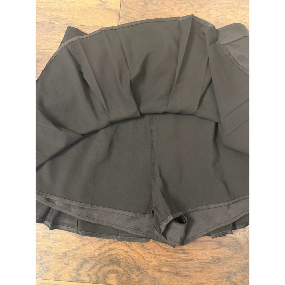 SHEIN Black Athletic Pleated Stretch Skort Zip Size L - Picture 2 of 4